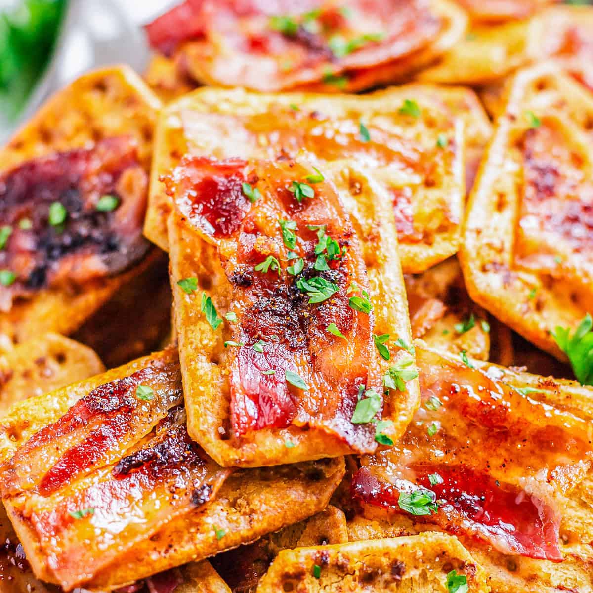 Sweet Chipotle Bacon Crackers