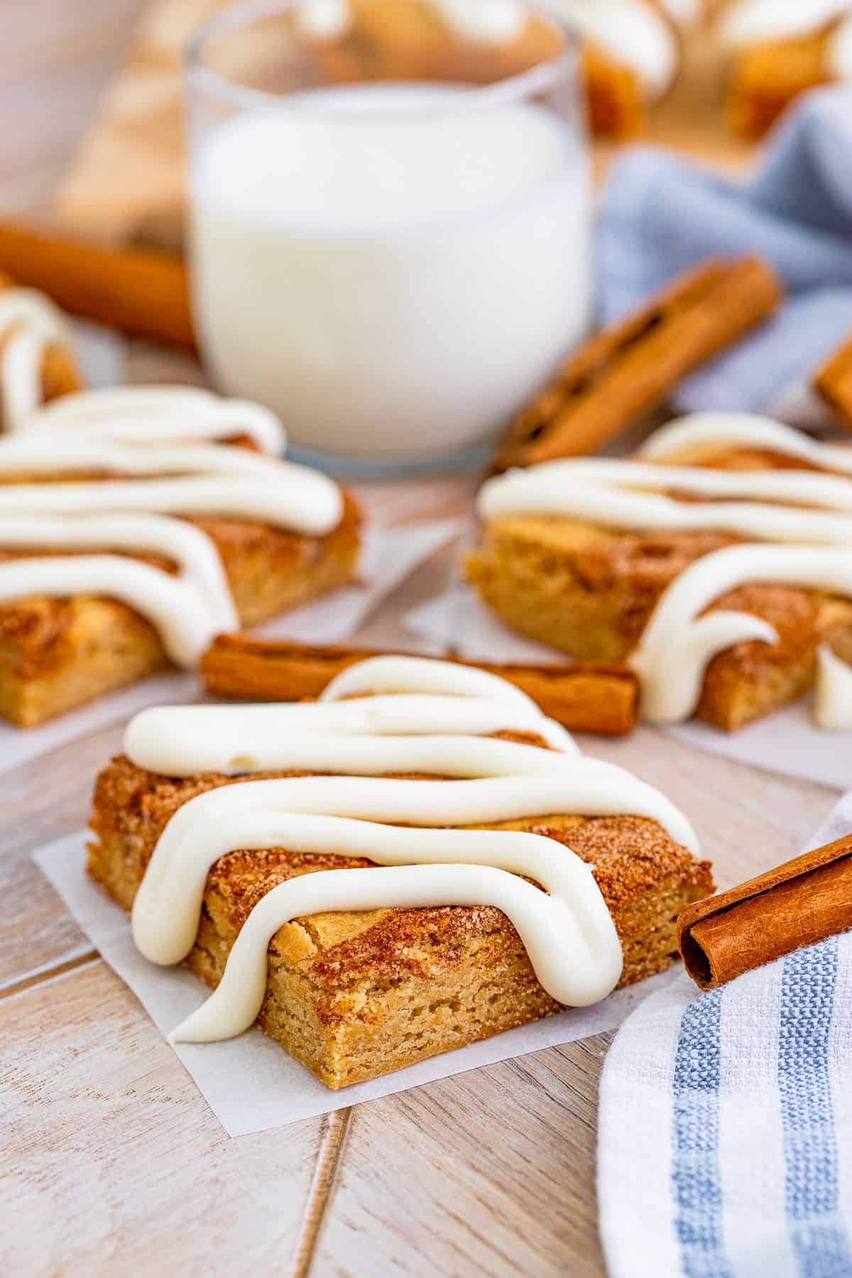 Cinnamon Roll Blondies Recipe with Frosting