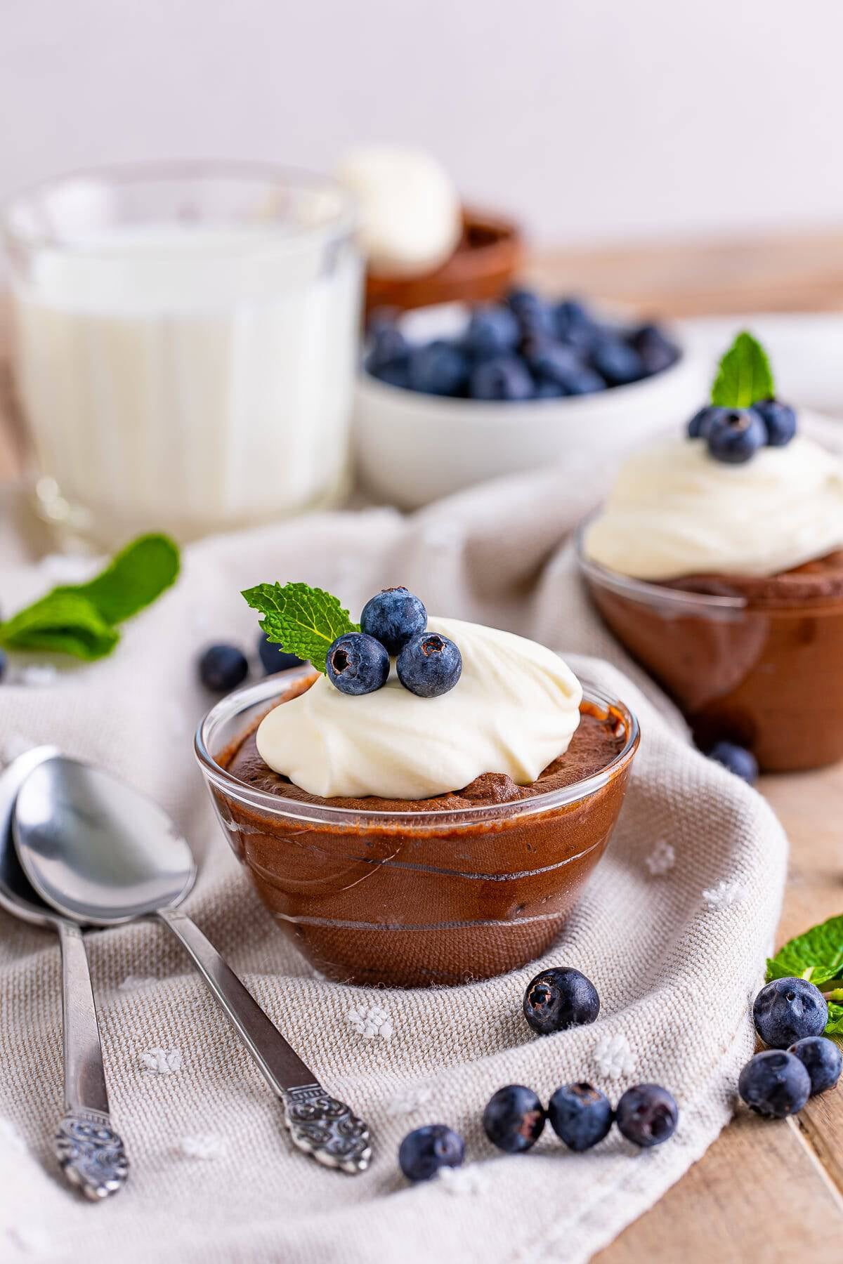 Easy Chocolate Mousse Recipe with No Eggs
