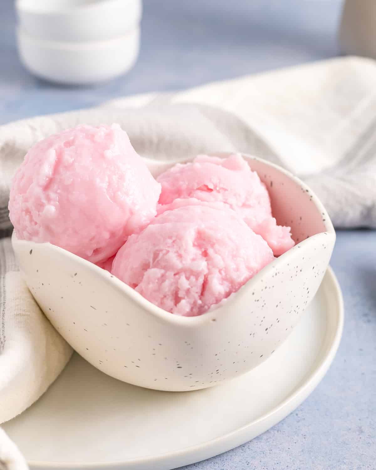 Homemade Frozen Yogurt (Easy No Churn Recipe)