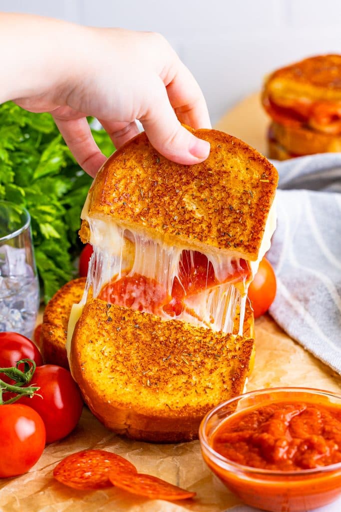 Easy Pizza Sandwich Recipe (Grilled Cheese)