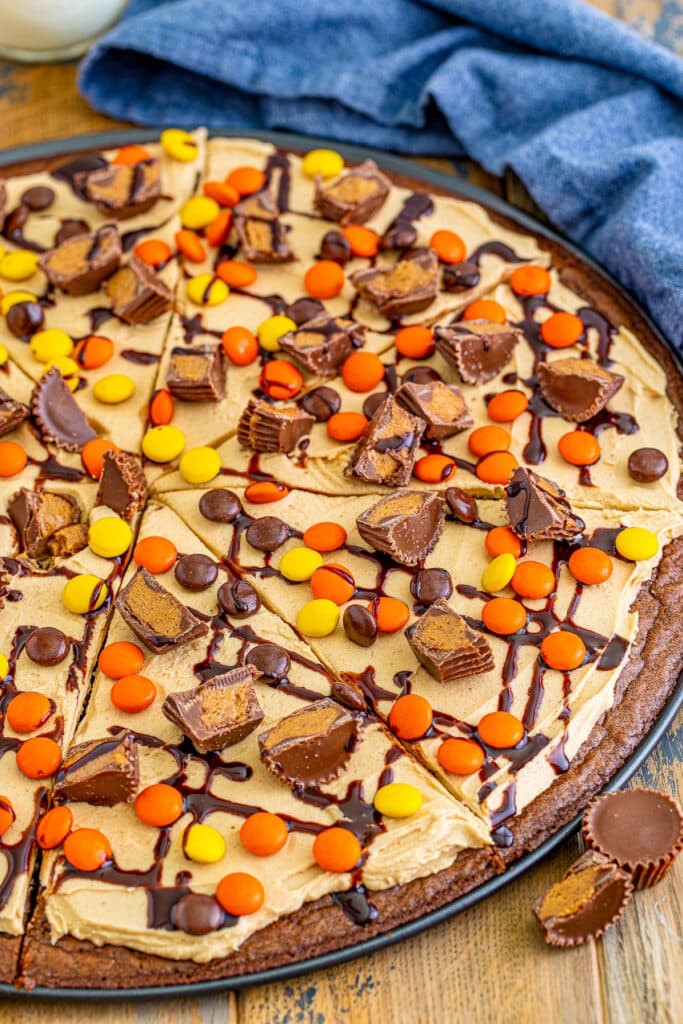 Reese’s Chocolate Brownie Dessert Pizza Recipe