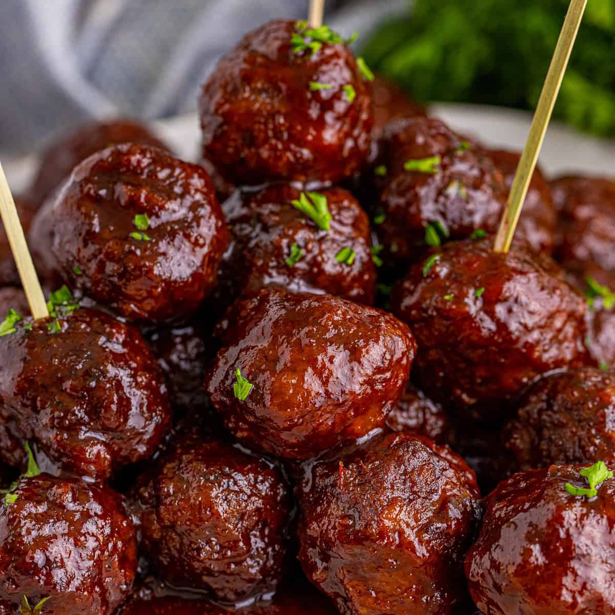 Homemade Slow Cooker Grape Jelly Meatballs