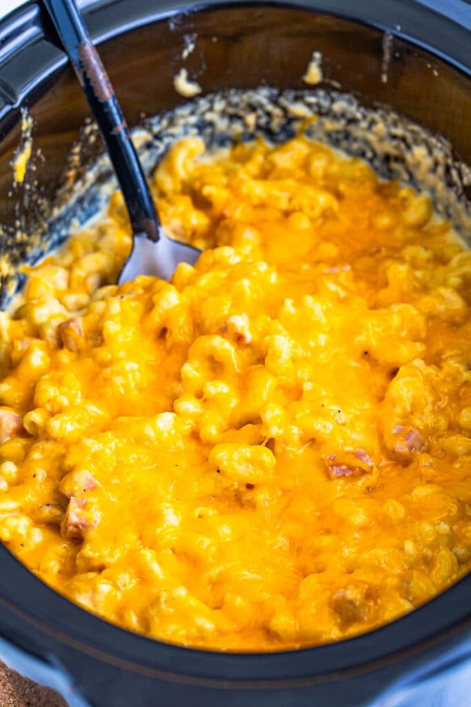 Slow Cooker Mac and Cheese with Ham