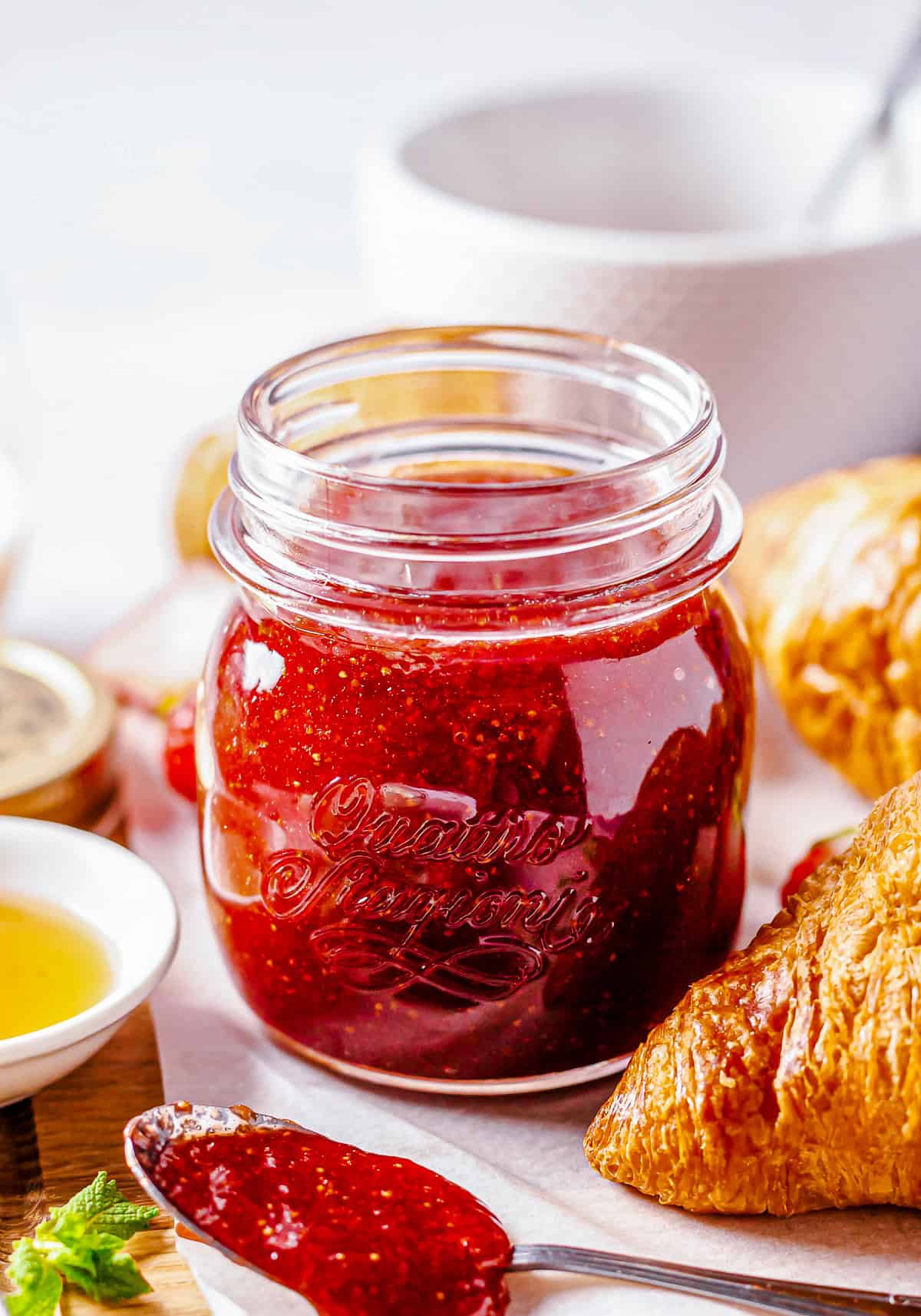 Easy Homemade Strawberry Butter Recipe with Honey