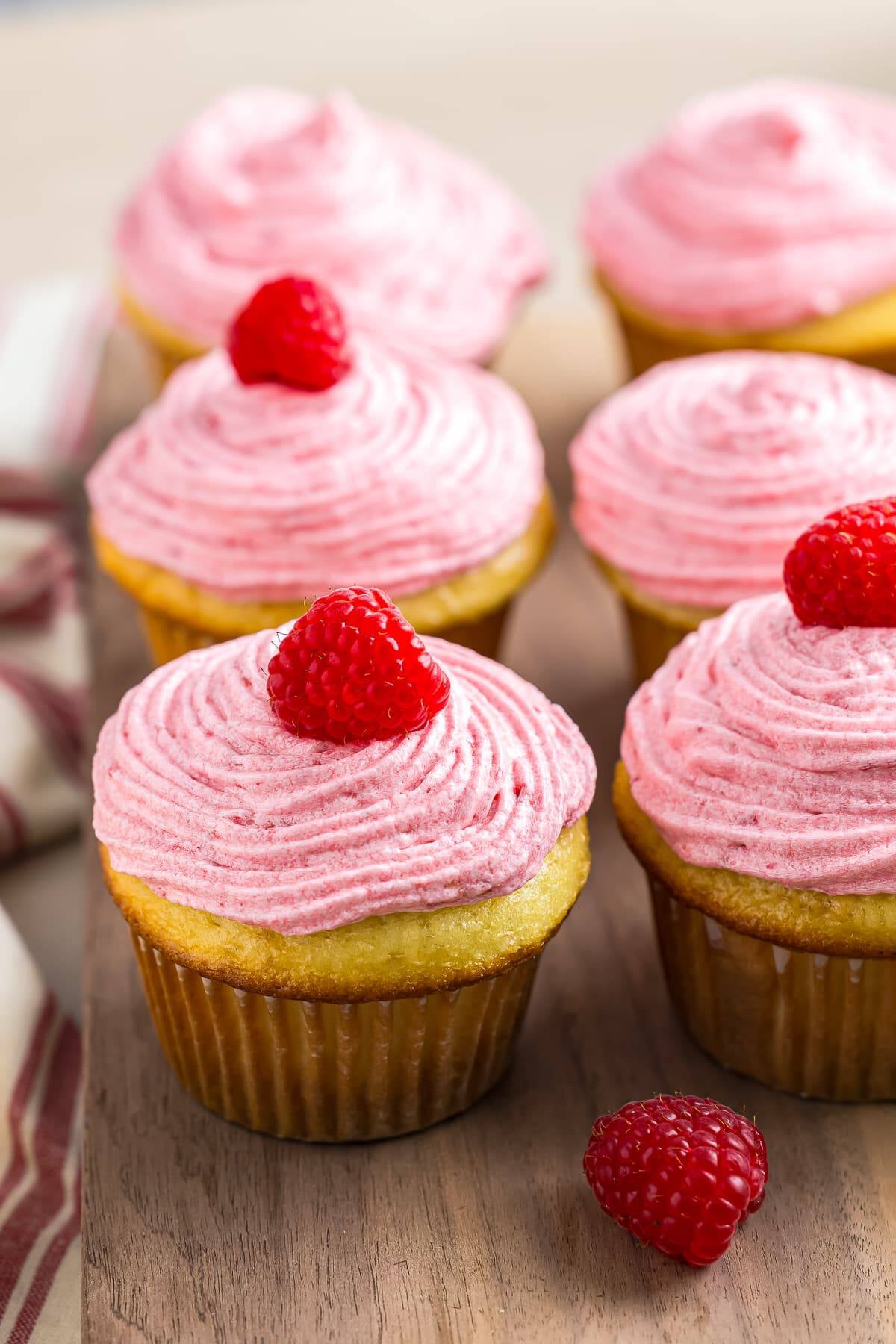 Easy Almond Raspberry Cupcakes Recipe