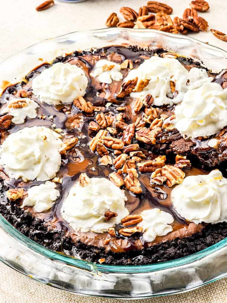 Easy Fudgy Turtle Brownie Pie