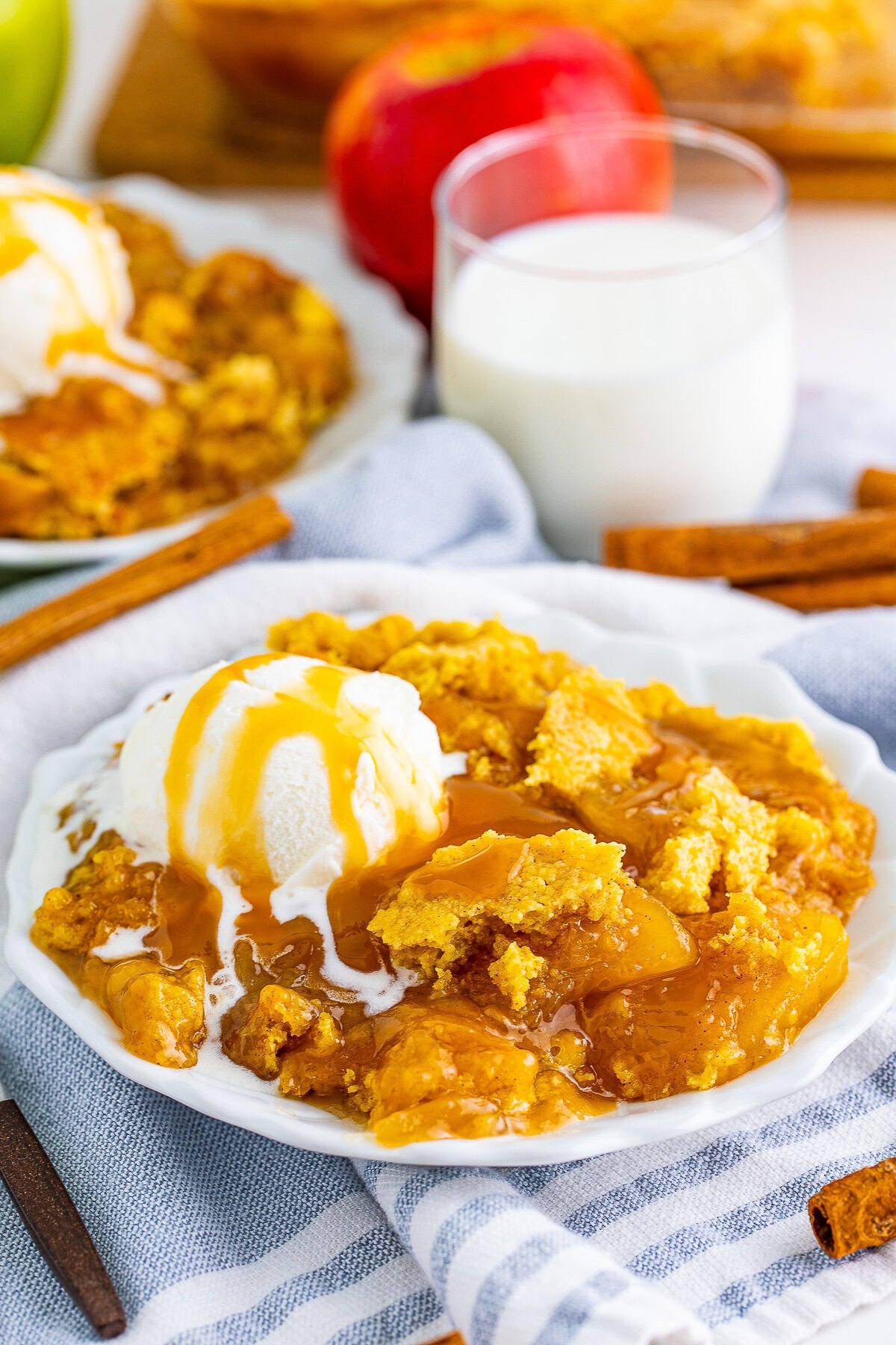 Easy Caramel Apple Dump Cake Recipe