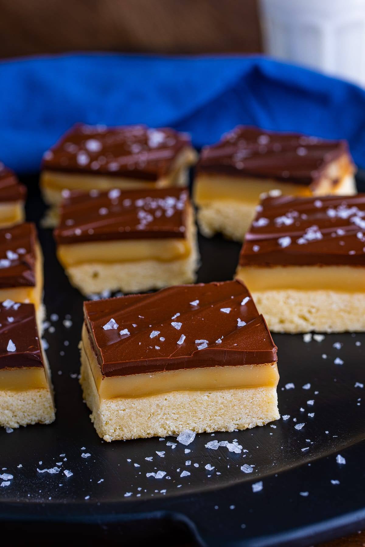 Millionaires Shortbread Recipe (Easy Caramel Bars)