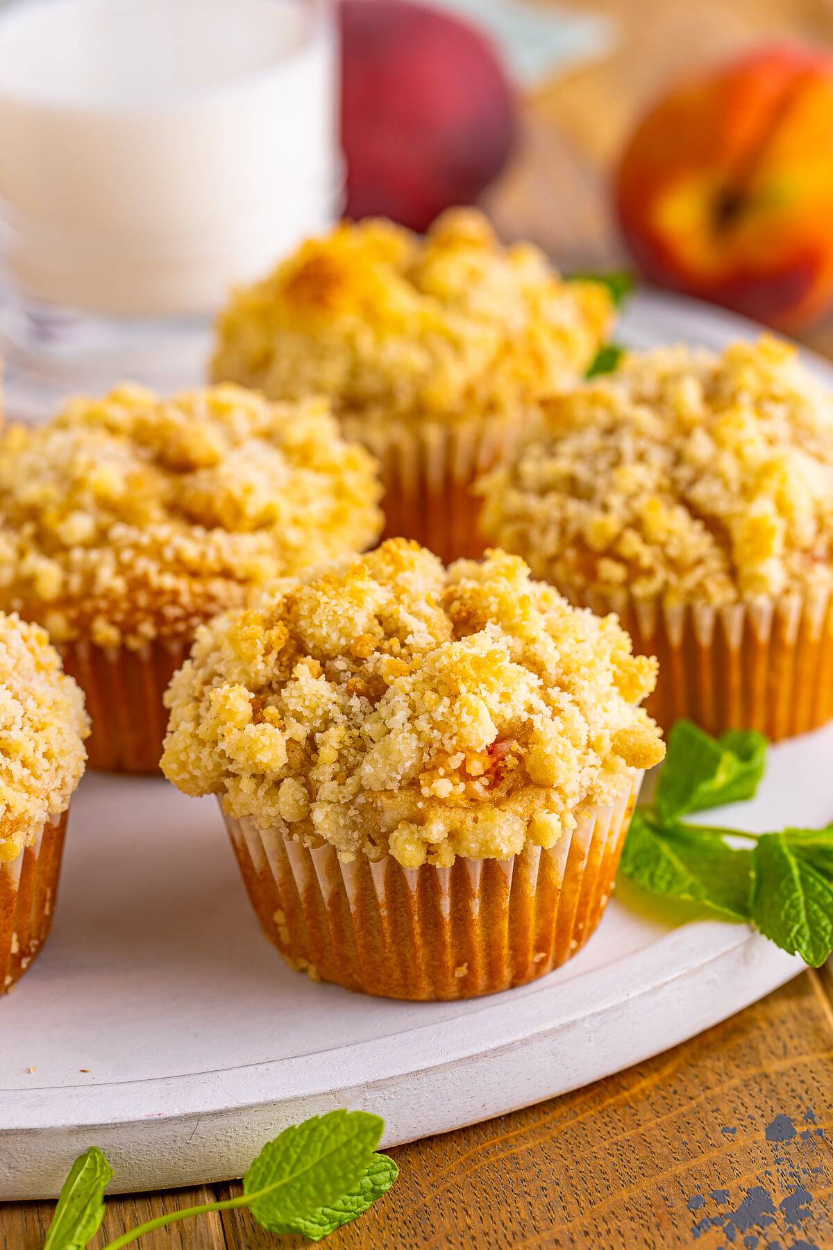 Fresh Peach Muffins Recipe with Crumble Topping