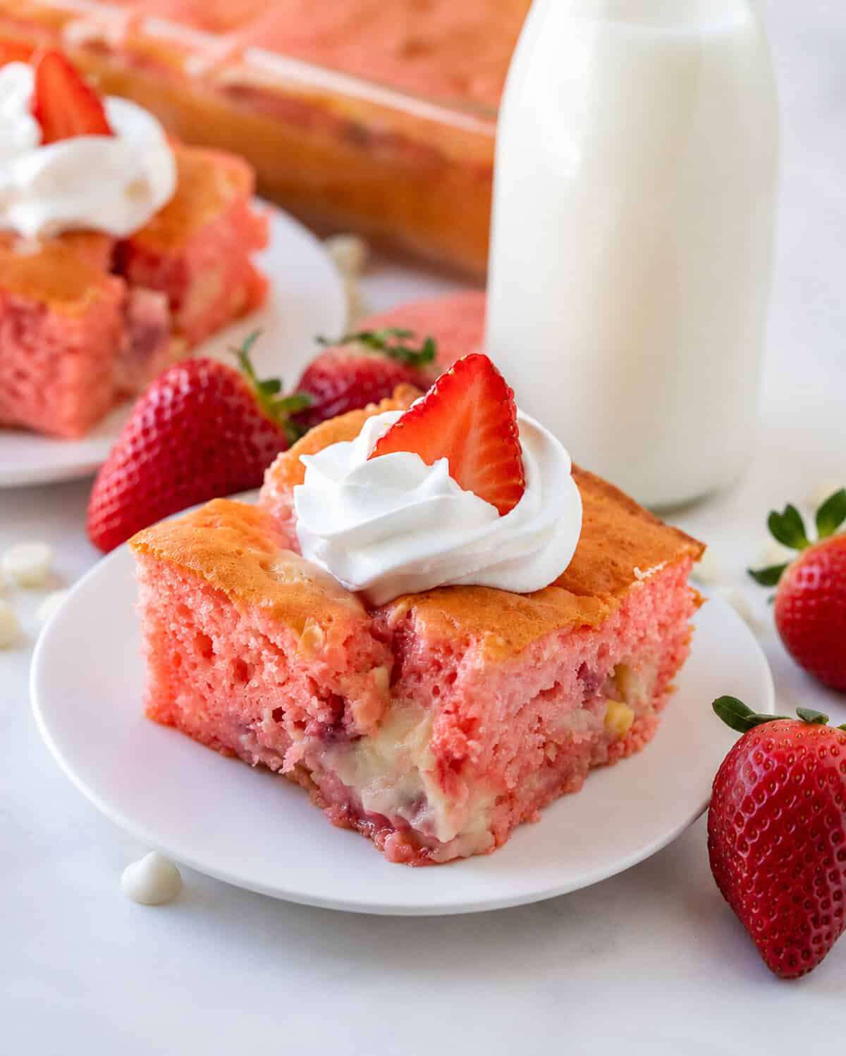 Easy Strawberry Earthquake Cake Recipe (Strawberry Cheesecake Cake)